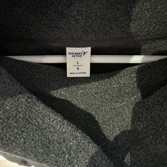 Old navy turtle neck size large - Picture 3 of 4